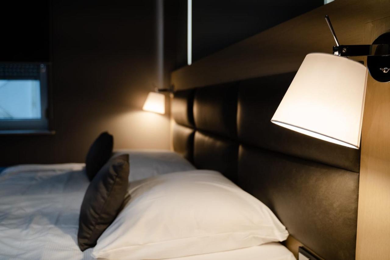 Zum Gruenen Baum Hotel Frankfurt Airport Кельстербах Екстер'єр фото