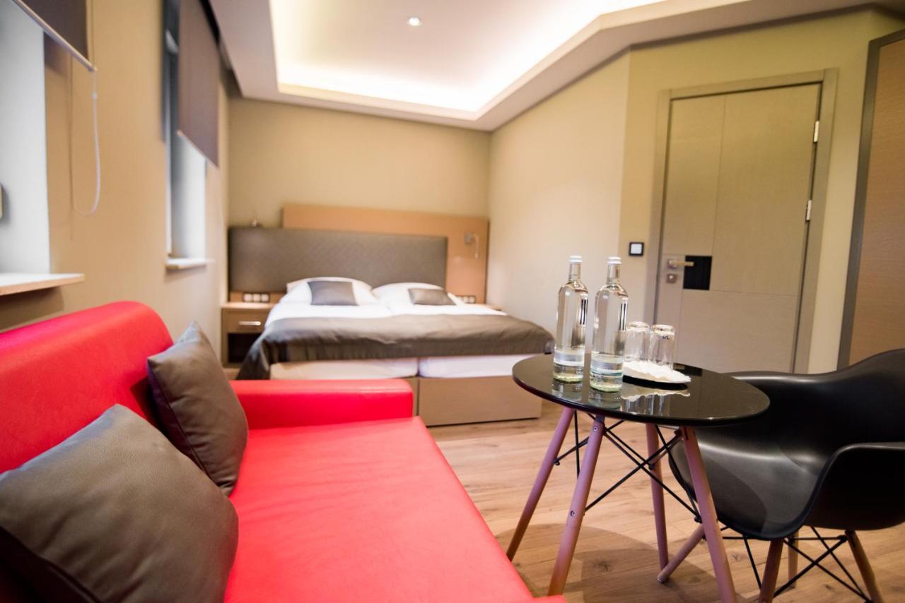 Zum Gruenen Baum Hotel Frankfurt Airport Кельстербах Екстер'єр фото