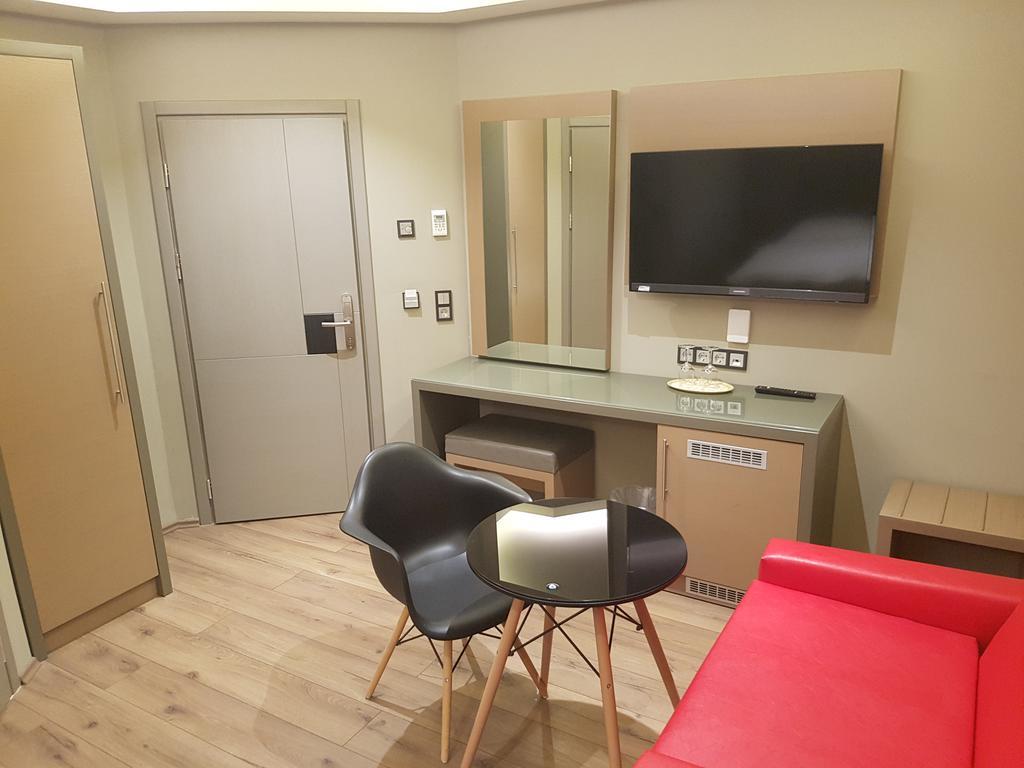 Zum Gruenen Baum Hotel Frankfurt Airport Кельстербах Екстер'єр фото