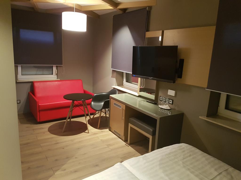 Zum Gruenen Baum Hotel Frankfurt Airport Кельстербах Екстер'єр фото