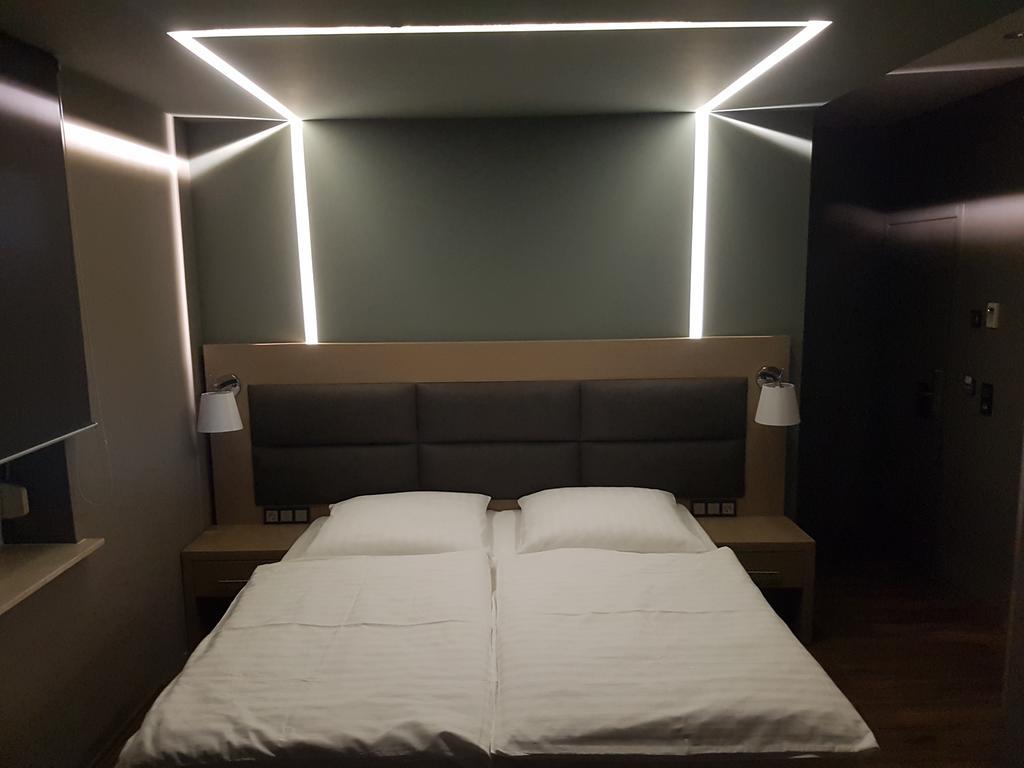 Zum Gruenen Baum Hotel Frankfurt Airport Кельстербах Екстер'єр фото
