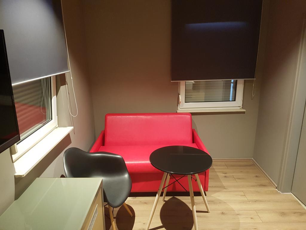 Zum Gruenen Baum Hotel Frankfurt Airport Кельстербах Екстер'єр фото